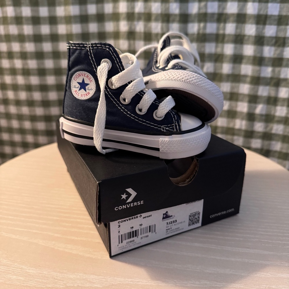 NIB SZ 2 Converse Infant High-Top Sneakers - Navy 7J233